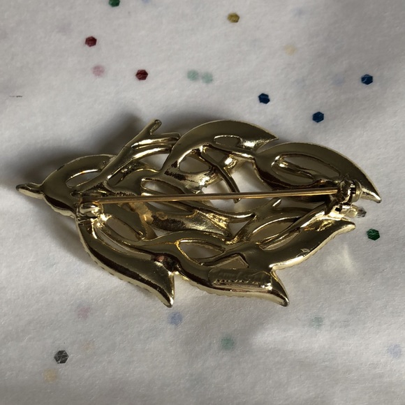 🌟VINTAGE JEWELCRAFT BROOCH🌟Beautiful shine Back and Front,6cm x 3.5cm. - Picture 3 of 11